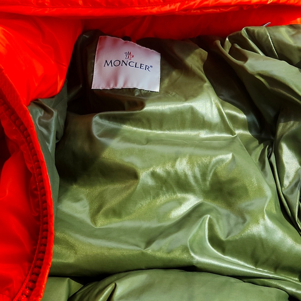 Authentic moncler Puffer limited edition